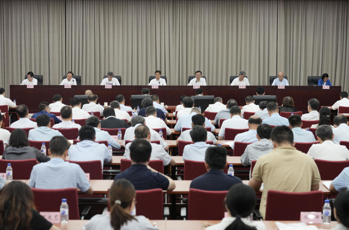 农业农村部召开树立和践行正确政